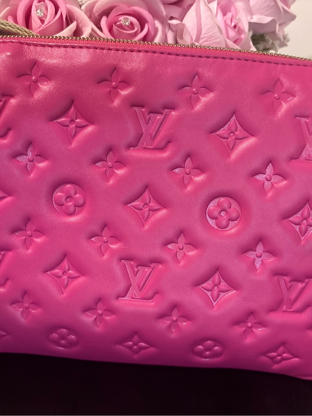 Limited Edition Louis Vuitton Hot Pink Monogram Shoulder Bag with Cream Logo - Picture 2 of 6